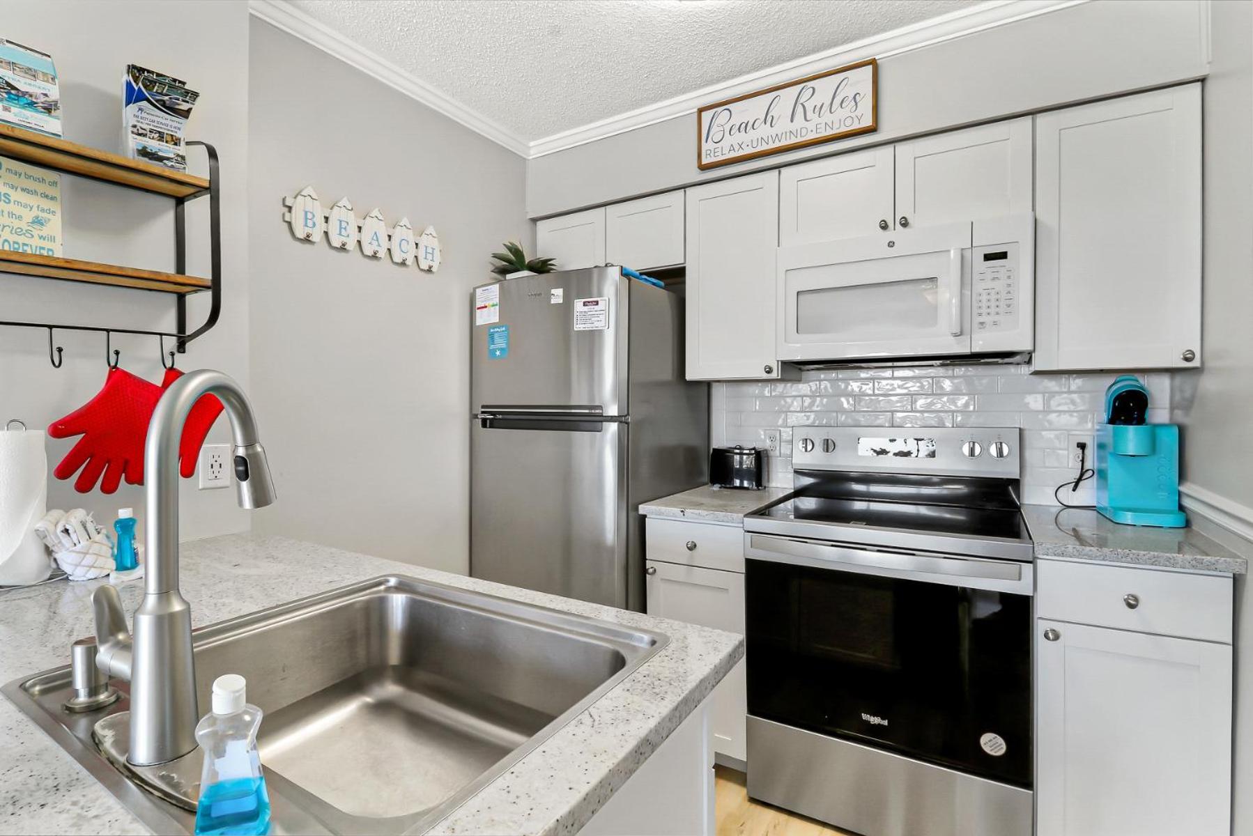 Ocean Dunes Villas #111, Beach Condo In Coligny Beach, 43 S Forest Beach Dr, Hilton Head Sc, Oceanfront Condo, Heated Pool, By Vacation Rental Hhi Hilton Head Island Kültér fotó